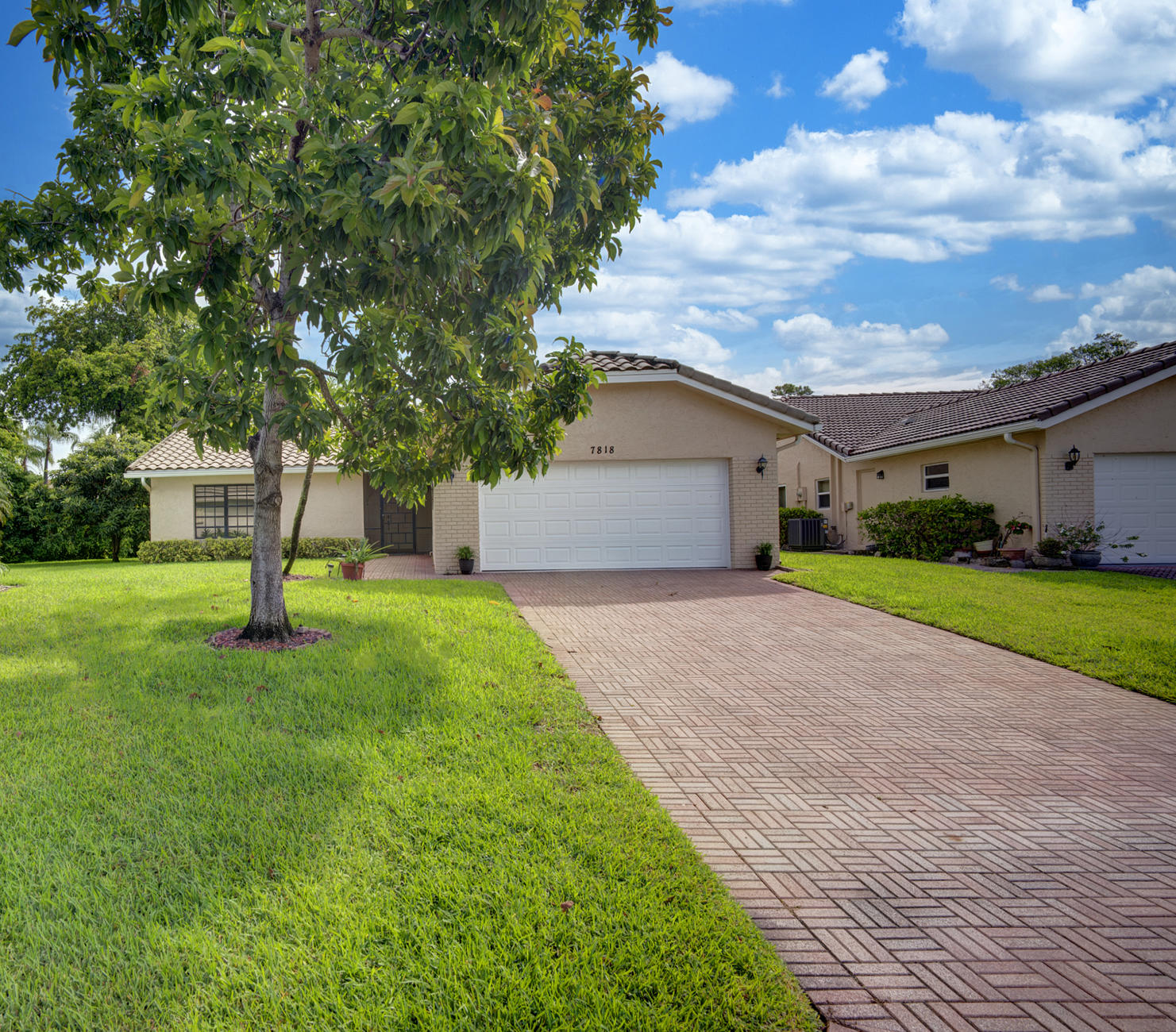 7818 Cloverfield Circle Boca Raton, FL 33433 - Photo 2 of 36 Long Paver Driveway & Entrance Walk