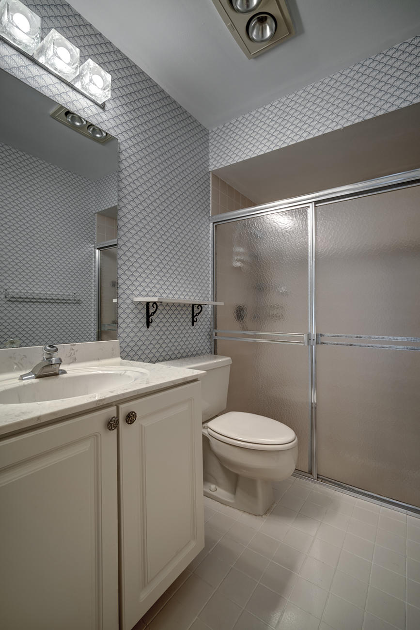 7818 Cloverfield Circle Boca Raton, FL 33433 - Photo 25 of 36 Guest Bathroom
