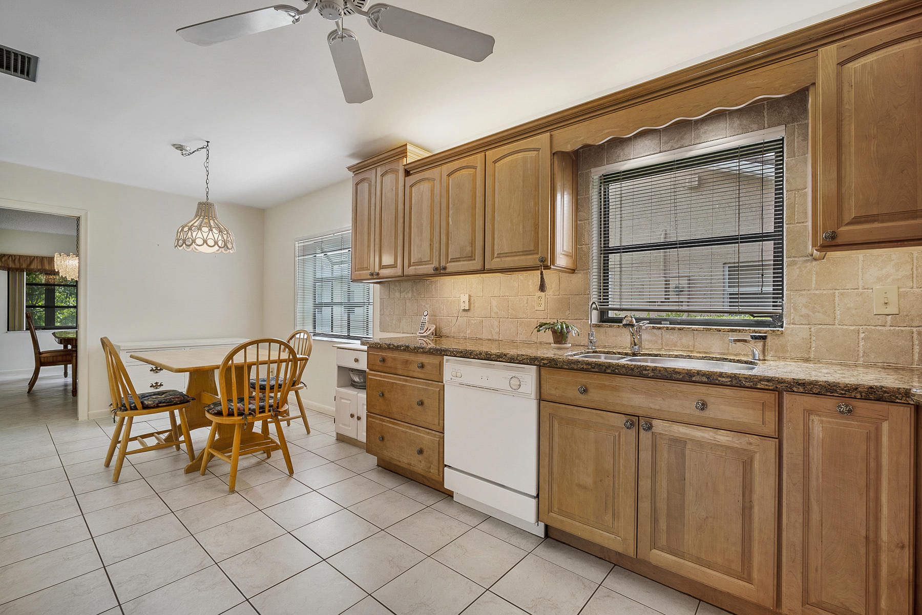 7818 Cloverfield Circle Boca Raton, FL 33433 - Photo 9 of 36 Granite Counters