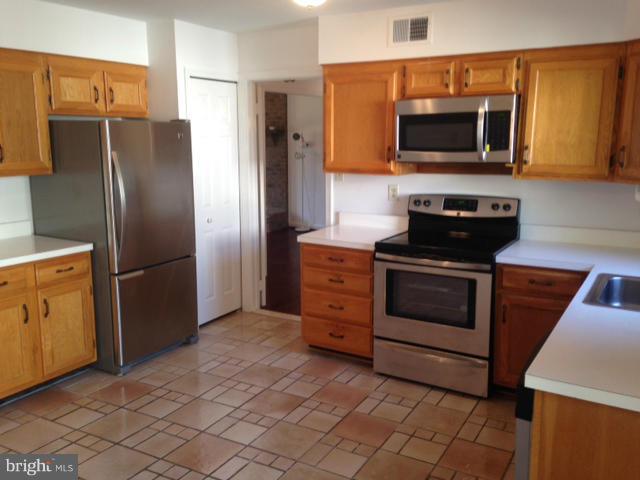 4214 Scotland Road Alexandria, VA 22309 - Photo 6 of 22 Kitchen