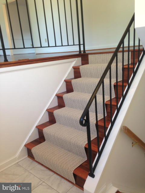 4214 Scotland Road Alexandria, VA 22309 - Photo 9 of 22 Interior (General)