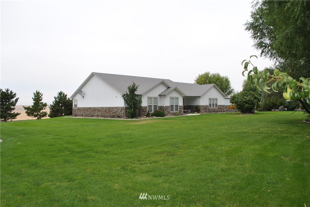 9214 Stonecrest Road Northeast Moses Lake, WA 98837 - Photo 2 of 25 Gallery Image 2