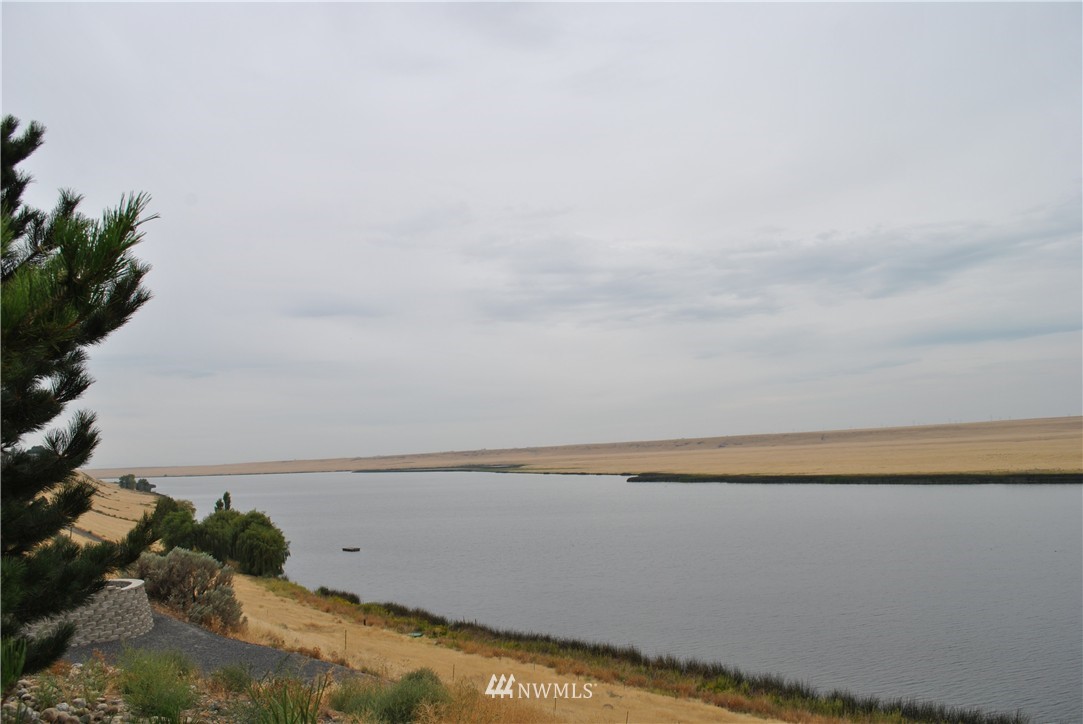 9214 Stonecrest Road Northeast Moses Lake, WA 98837 - Photo 3 of 25 Gallery Image 3