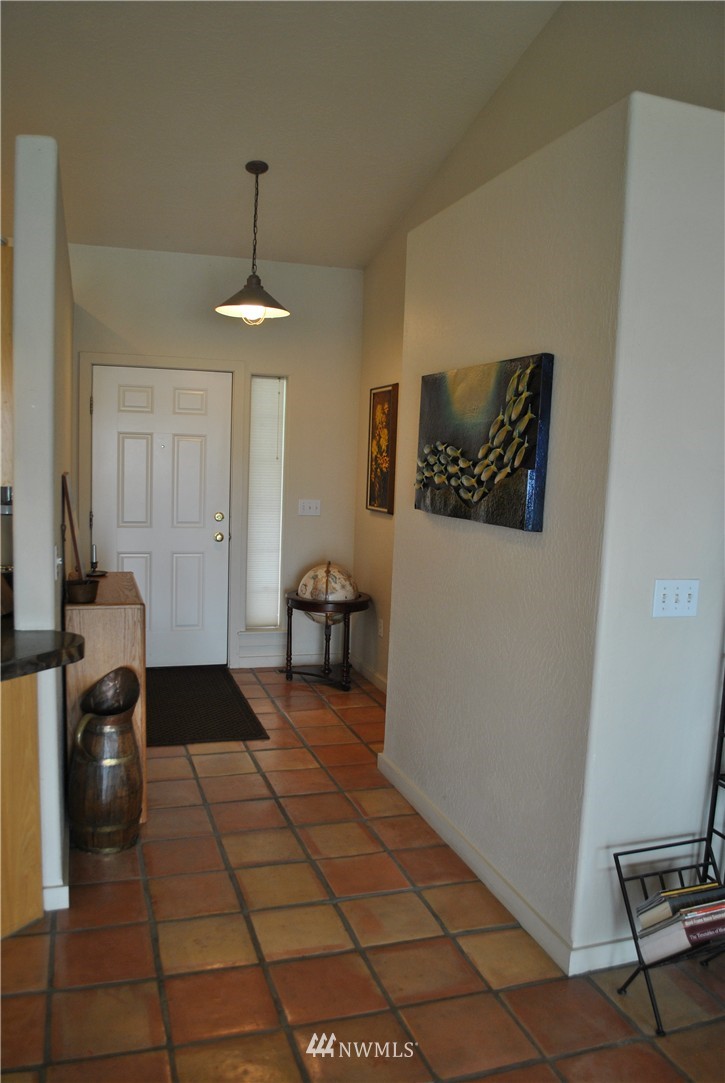 9214 Stonecrest Road Northeast Moses Lake, WA 98837 - Photo 4 of 25 Gallery Image 4