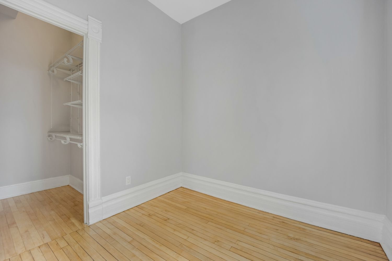 1346 West Webster Avenue, Unit 2F Chicago, IL 60614 - Photo 8 of 12 a view of a small space with wooden floor