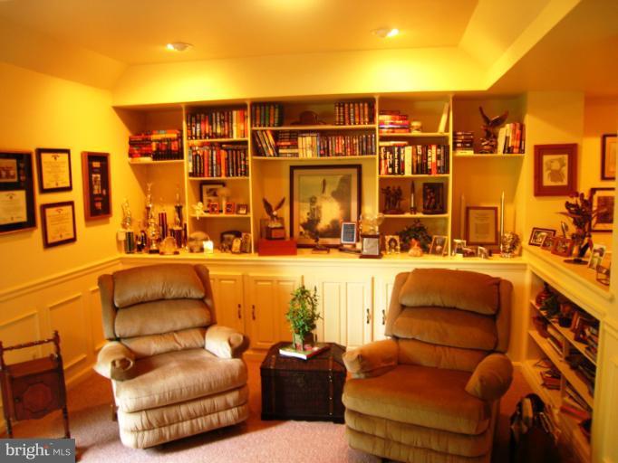 10515 Pot Spring Road Cockeysville, MD 21030 - Photo 15 of 25 Study / Den