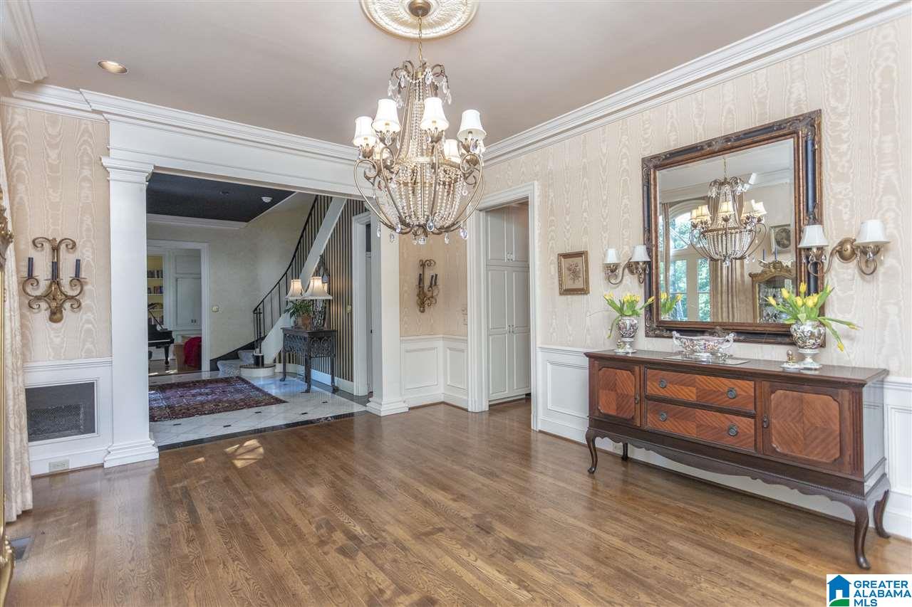 2813 Overton Road Mountain Brook, AL 35223 - Photo 9 of 35