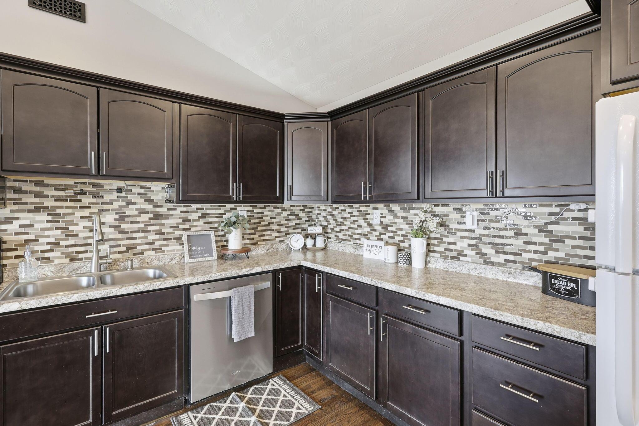 12500 London Road Orient, OH 43146 - Photo 15 of 54 Kitchen