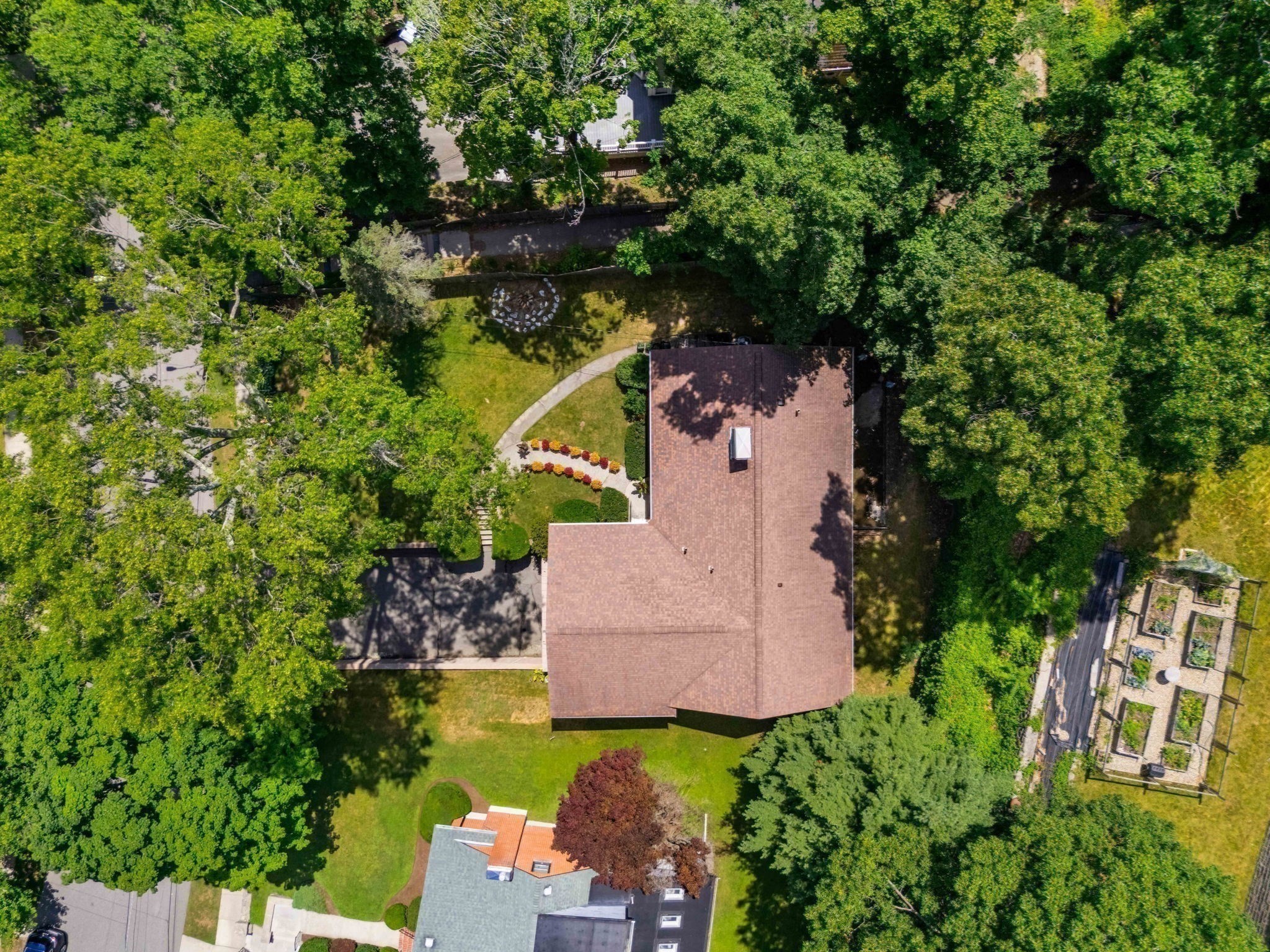 205 Gardner Road Brookline, MA 02445 - Photo 9 of 41 Gallery Image 9