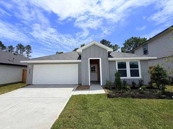 $296,990 | 208 Golden Eagle Boulevard, New Waverly, TX 77358
