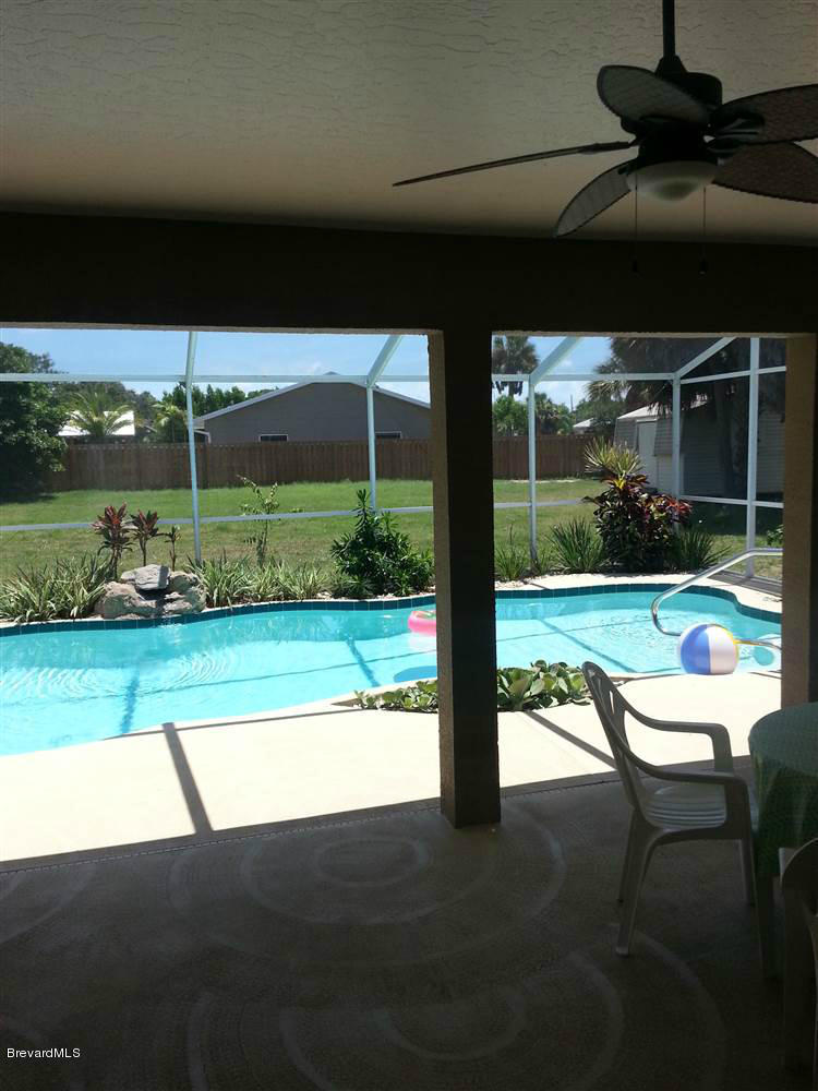 609 North Riverside Drive Indialantic, FL 32903 - Photo 3 of 12 13228919-3