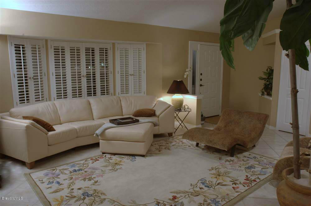 609 North Riverside Drive Indialantic, FL 32903 - Photo 6 of 12 13228919-6