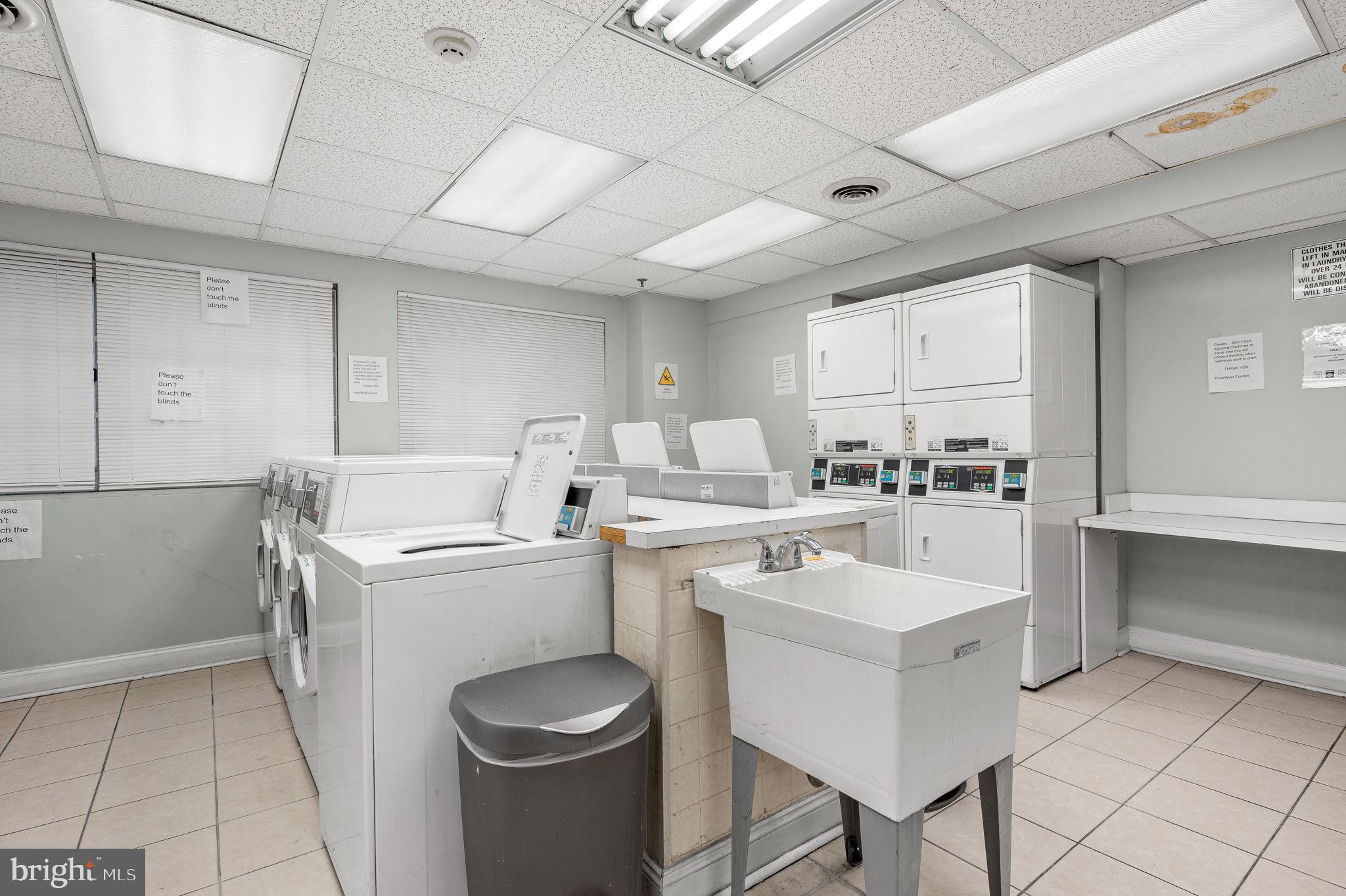 2101 Chestnut Street, Unit 1613 Philadelphia, PA 19103 - Photo 16 of 20 Laundry Facilities