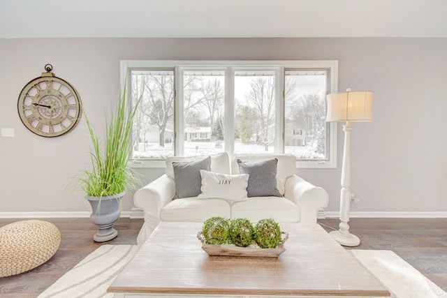 507 Sheffield Road Naperville, IL 60565 - Photo 4 of 17