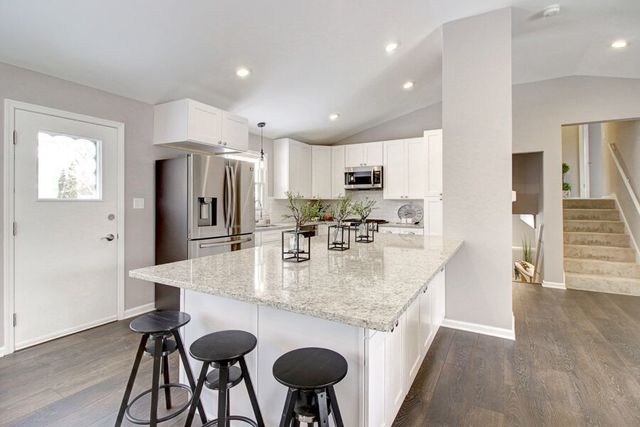 507 Sheffield Road Naperville, IL 60565 - Photo 8 of 17