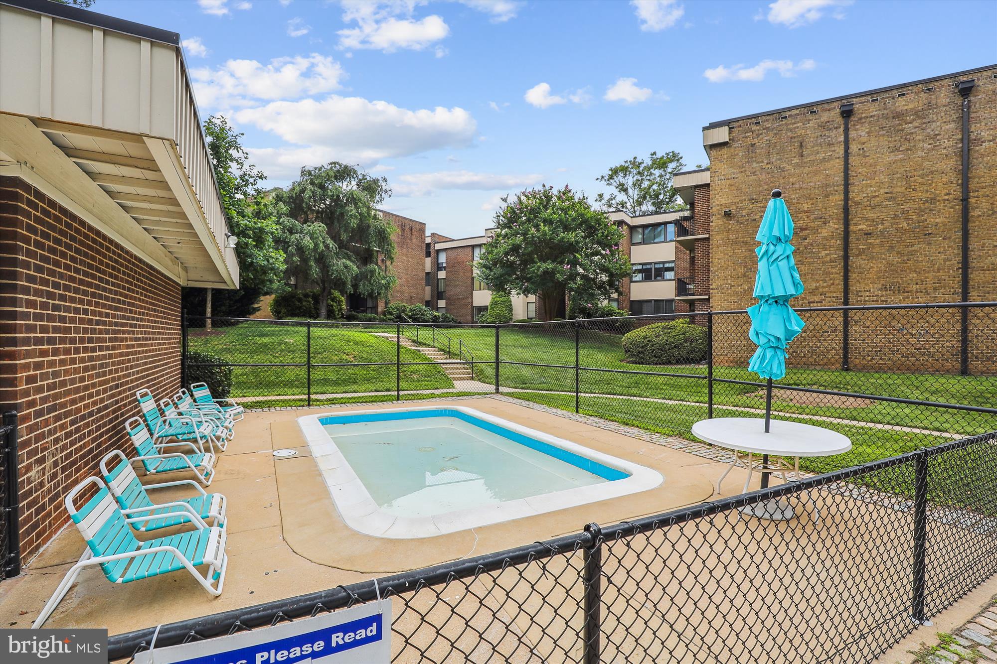 9802 Georgia Avenue, Unit 26102 Silver Spring, MD 20902 - Photo 47 of 89 Americana Finmark Pool
