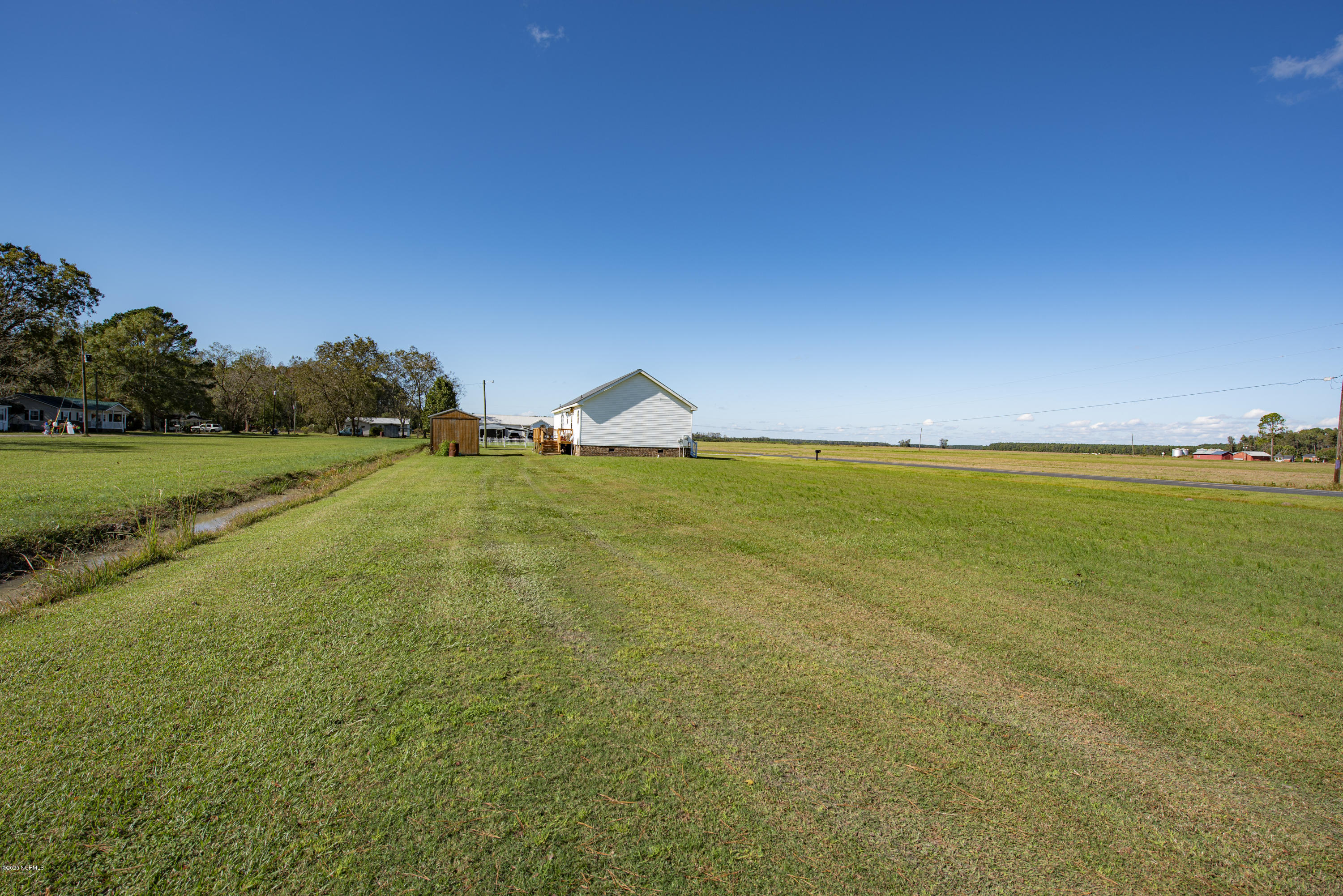 70 Bateman Road Aurora, NC 27806 - Photo 4 of 20 Yard