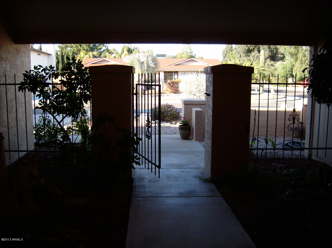 2401 West Hearn Road Phoenix, AZ 85023 - Photo 2 of 18 Front Courtyard