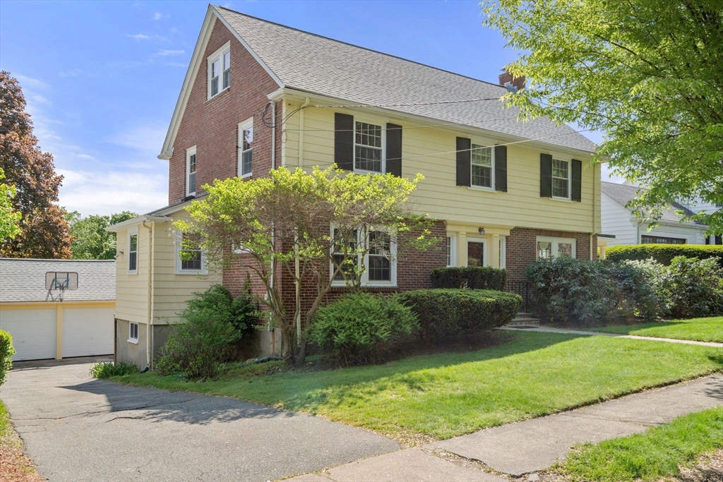 71 Elizabeth Road Belmont, MA 02478 - Photo 2 of 40 Gallery Image 2