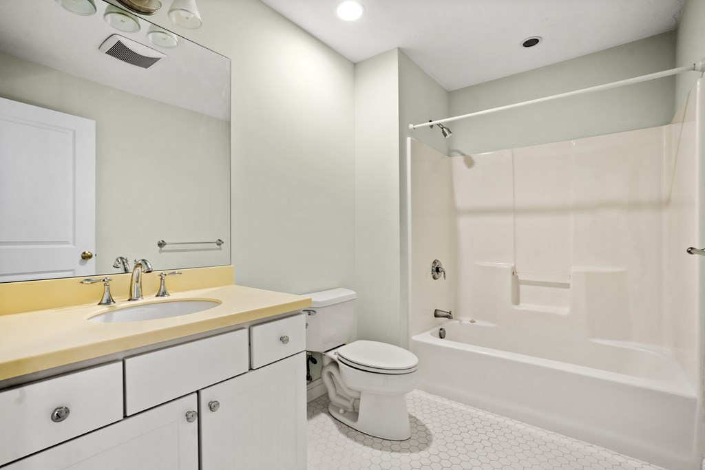 4 Westridge Road, Unit 4 Hudson, MA 01749 - Photo 24 of 32 Gallery Image 24