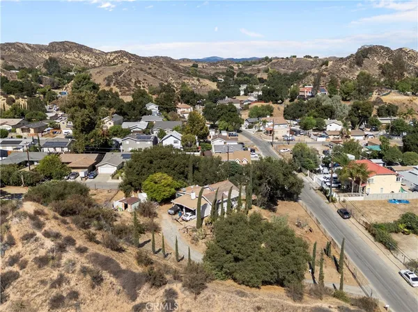 $399,999 | 29027 Val Verde Road, Val Verde, CA 91384