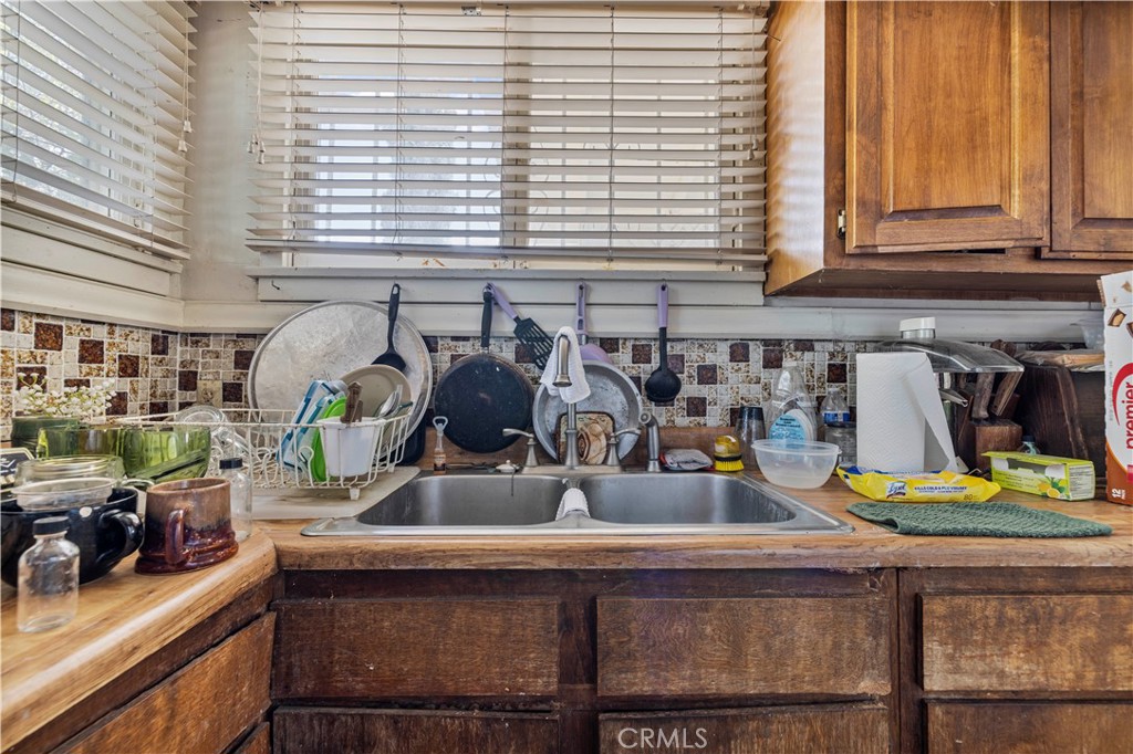 29027 Val Verde Road Val Verde, CA 91384 - Photo 12 of 39