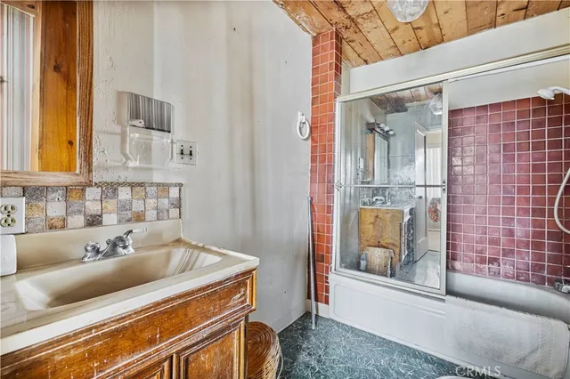 $399,999 | 29027 Val Verde Road, Val Verde, CA 91384