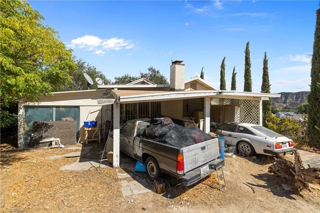 $399,999 | 29027 Val Verde Road, Val Verde, CA 91384