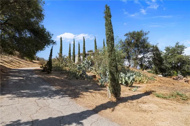 $399,999 | 29027 Val Verde Road, Val Verde, CA 91384