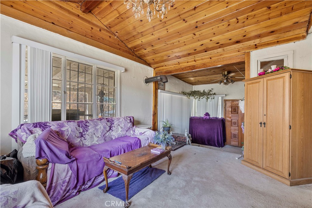 29027 Val Verde Road Val Verde, CA 91384 - Photo 5 of 39