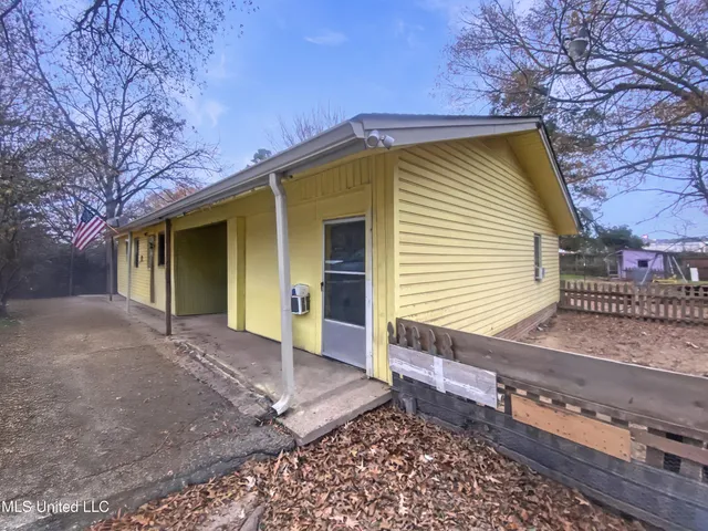 $119,999 | 202 Donna Circle, Richland, MS 39218