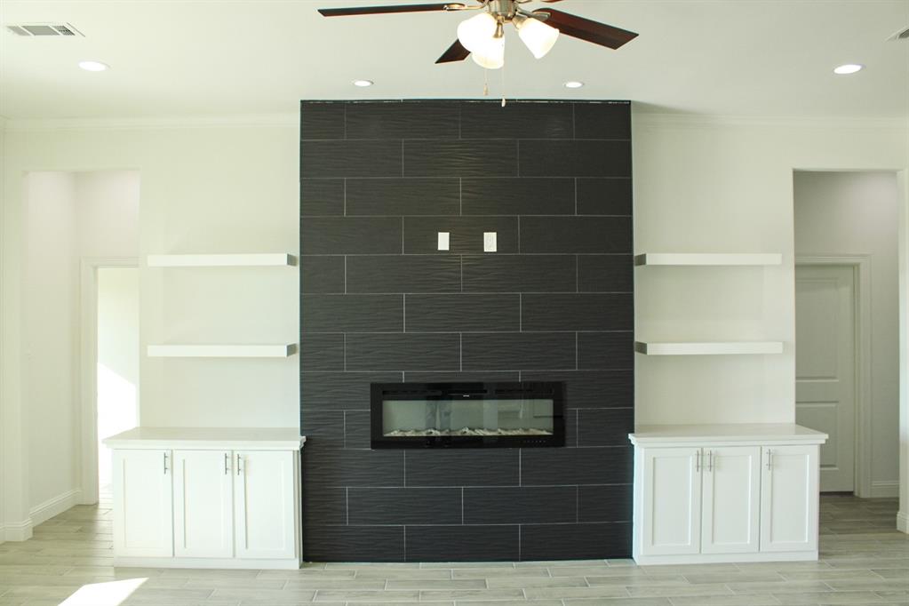 102 Country Road 4511 Decatur, TX 76234 - Photo 11 of 34 a bathroom with a shower