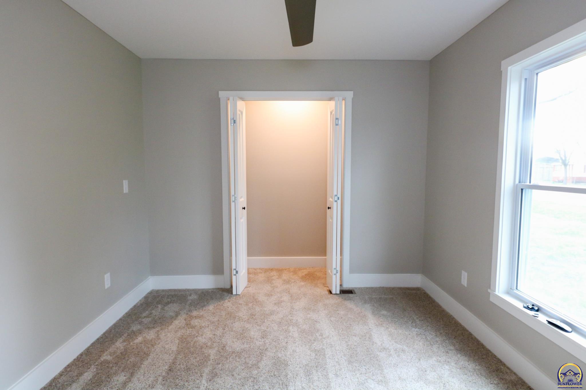 702 South 8th Street Burlington, KS 66839 - Photo 30 of 62