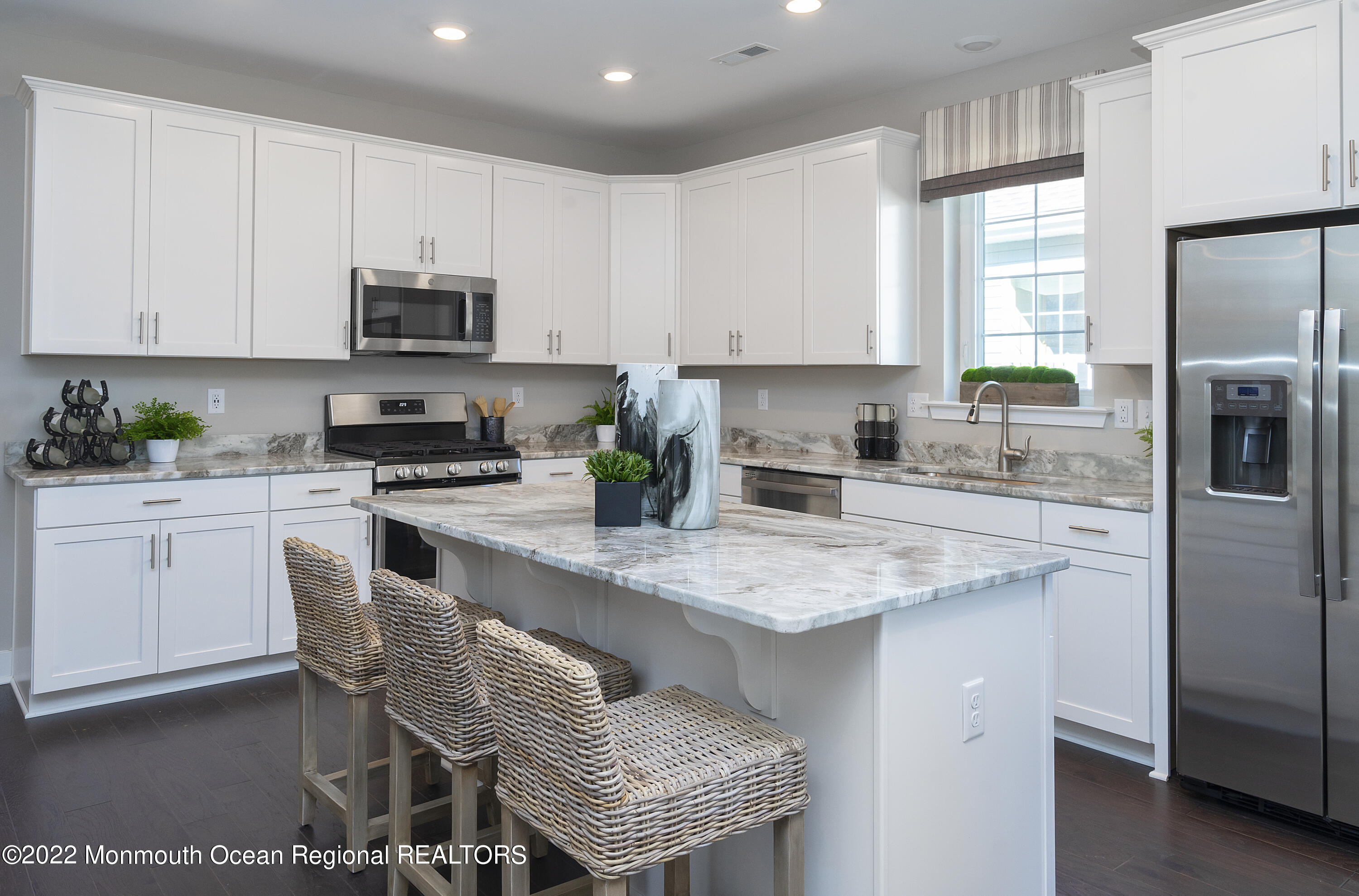 21 Keeneland Road New Egypt, NJ 08533 - Photo 2 of 10 Saratoga Kitchen 2