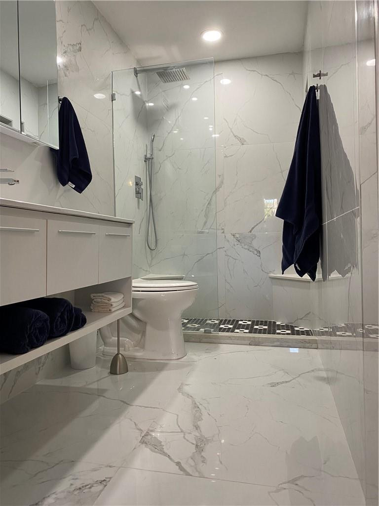 5064 Heatherhill Lane, Unit 2103 Boca Raton, FL 33486 - Photo 11 of 25 Master Bathroom, Open Shower