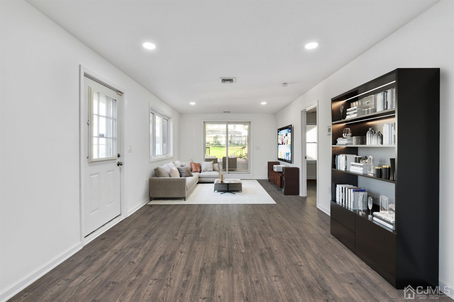 48 Chestnut Street Edison, NJ 08817 - Photo 5 of 19 Gallery Image 5
