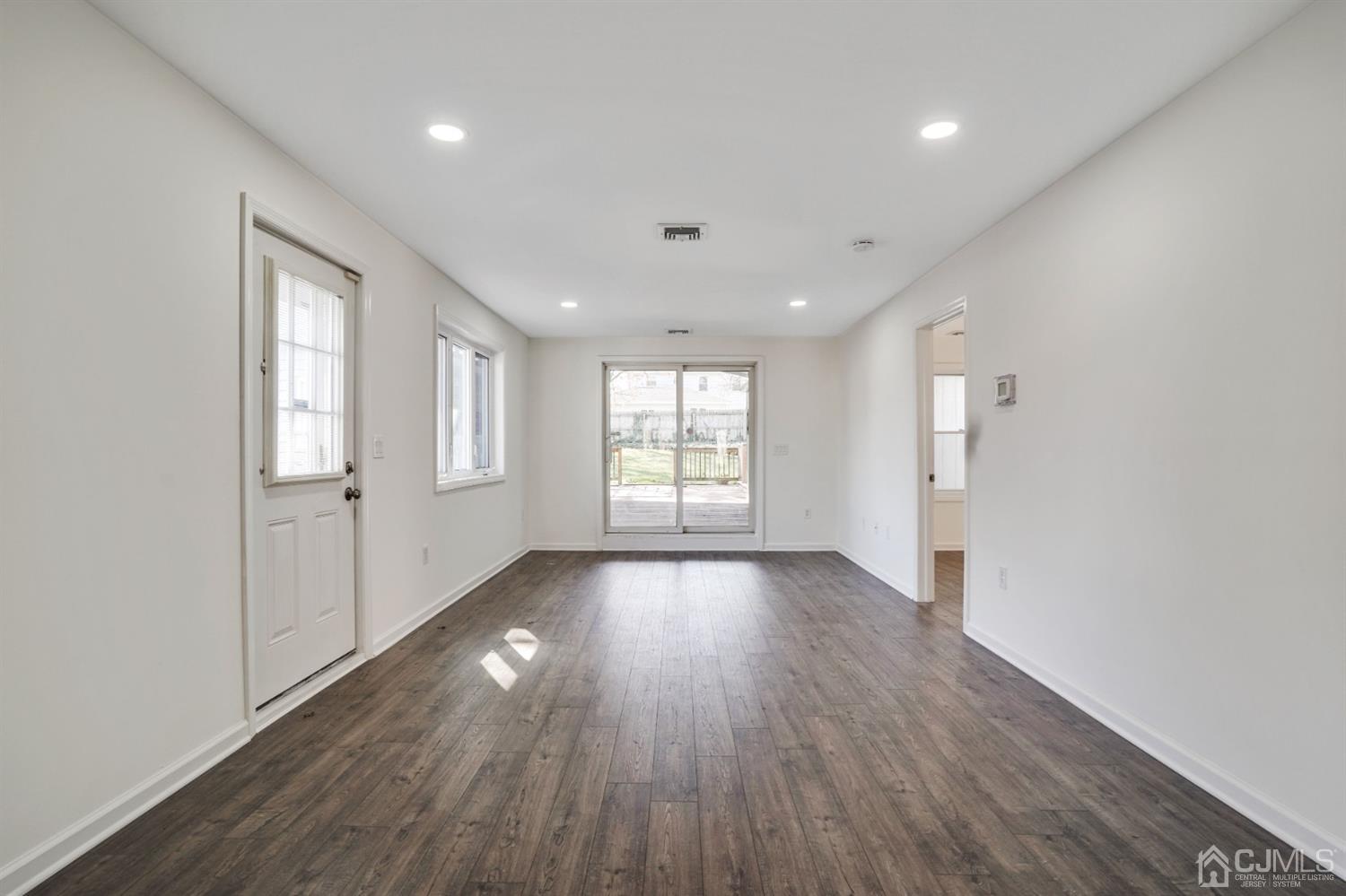 48 Chestnut Street Edison, NJ 08817 - Photo 6 of 19 Gallery Image 6