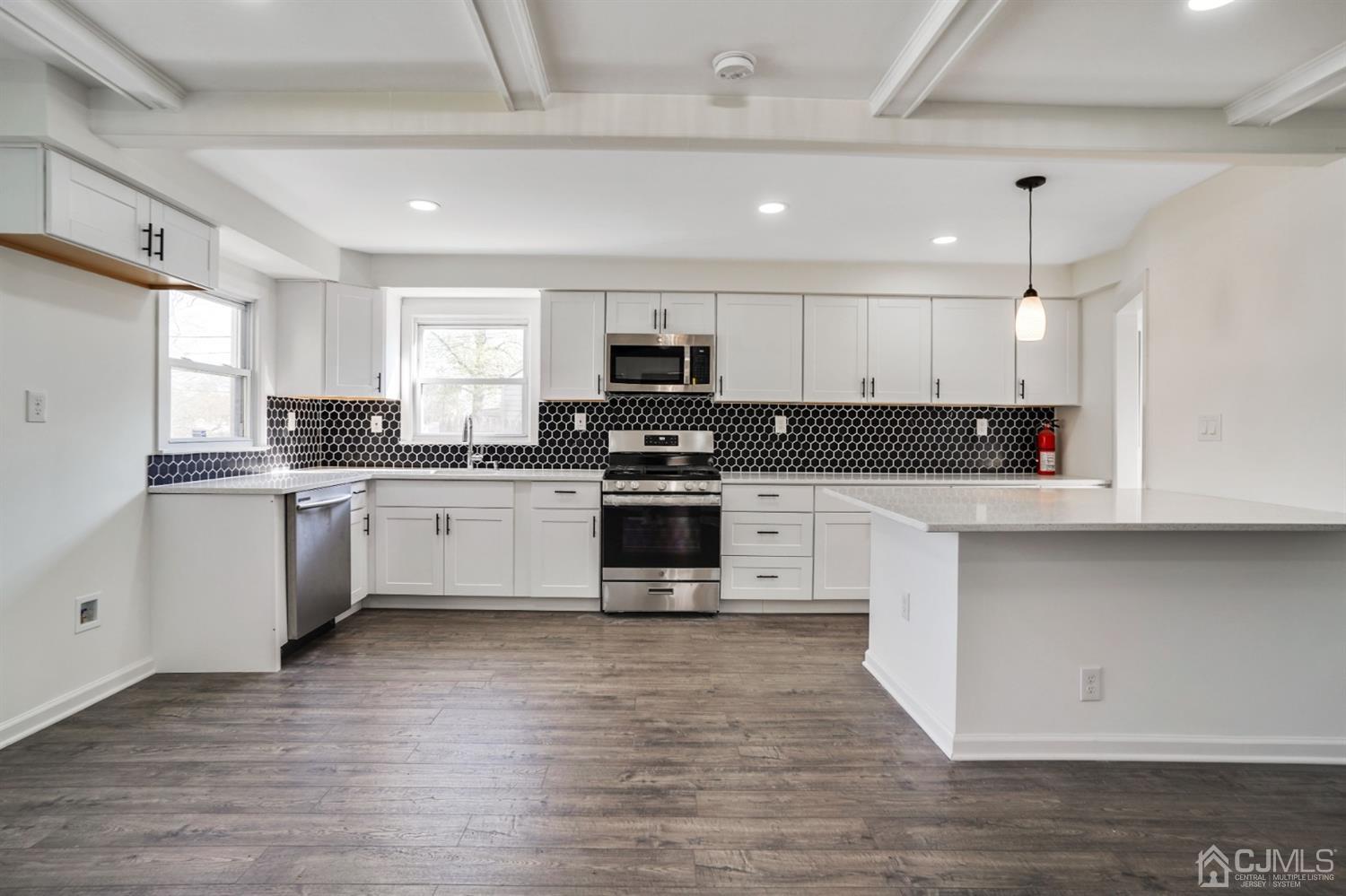 48 Chestnut Street Edison, NJ 08817 - Photo 7 of 19 Gallery Image 7