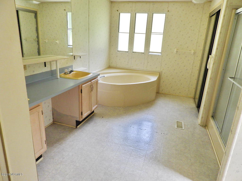 1150 Taylor Road Chocowinity, NC 27817 - Photo 11 of 14 22 MASTER BATHROOM