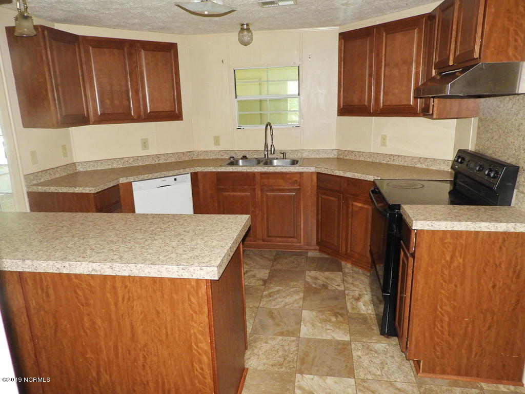 1150 Taylor Road Chocowinity, NC 27817 - Photo 6 of 14 16 KITCHEN