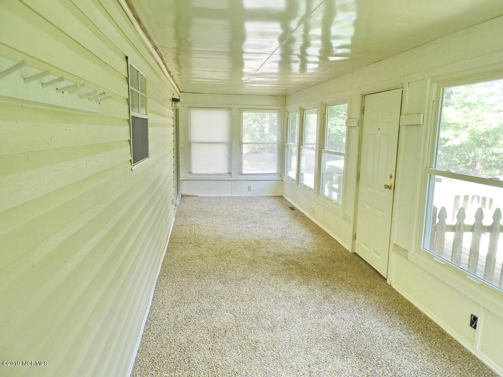 1150 Taylor Road Chocowinity, NC 27817 - Photo 9 of 14 20 SUNROOM