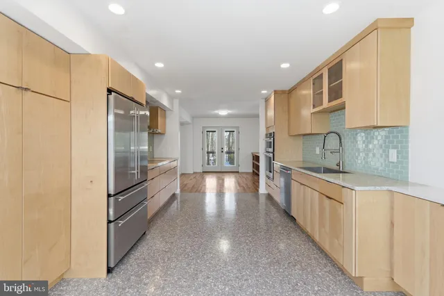 $672,000 | 17 Killala Court, Lutherville-Timonium, MD 21093