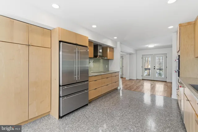 $672,000 | 17 Killala Court, Lutherville-Timonium, MD 21093