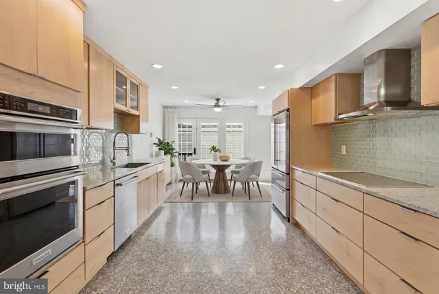 $672,000 | 17 Killala Court, Lutherville-Timonium, MD 21093