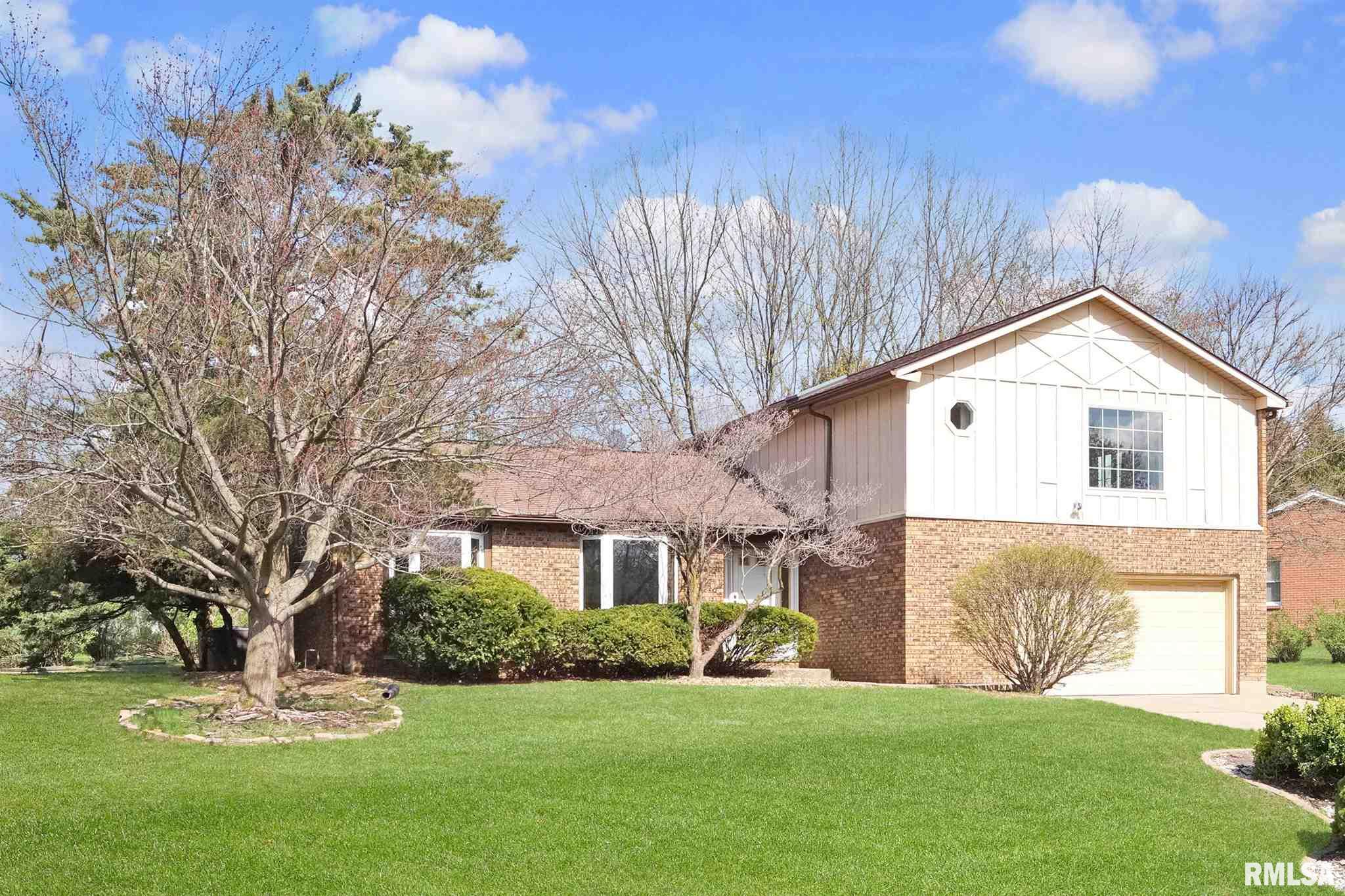 525 West Wolf Road Peoria, IL 61614 - Photo 1 of 44 Gallery Image 1