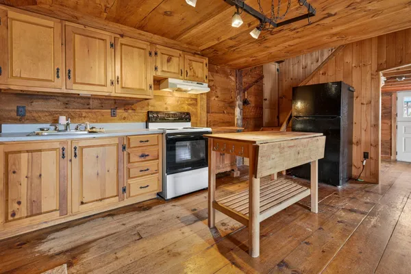 $1,500,000 | 37 High Street, Bradford, NH 03221