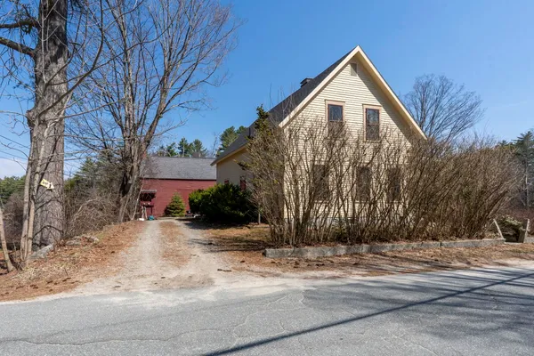 $1,500,000 | 37 High Street, Bradford, NH 03221