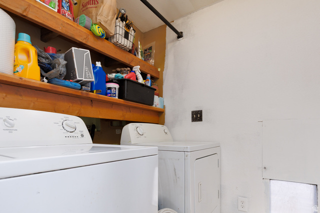 3902 Beaver Creek Road Kamas, UT 84036 - Photo 17 of 33 Laundry area with washer and dryer