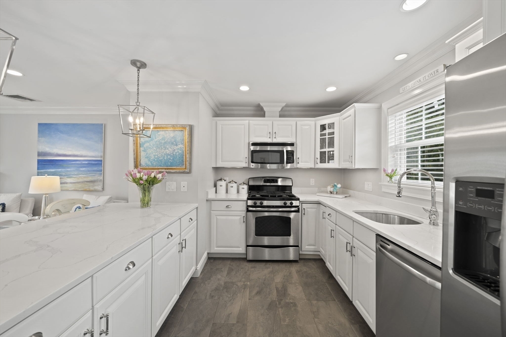 580 Quarry Street, Unit 13 Quincy, MA 02169 - Photo 3 of 29