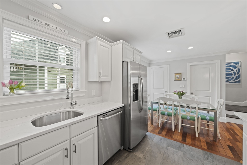 580 Quarry Street, Unit 13 Quincy, MA 02169 - Photo 5 of 29